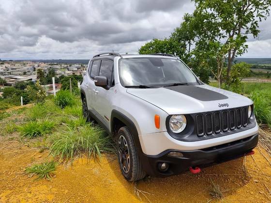JEEP RENEGADE 2.0 16V TURBO DIESEL TRAILHAWK 4P 4X4 AUTOMÁTICO